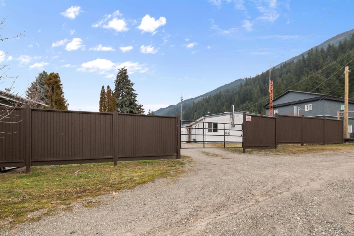 Laundry Room Photo of 65321 Pine Close, Boston Bar / Lytton, BC