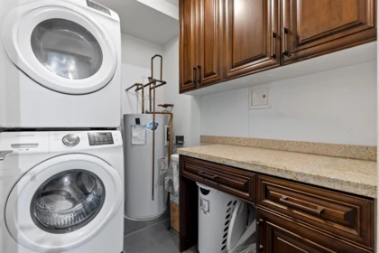 Walk-In Closet Photo of 502 1310 Cariboo Street, New Westminster, BC