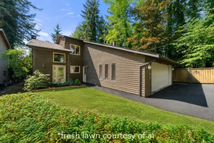 Mudroom Photo of 2297 Bowser Avenue, North Vancouver, BC