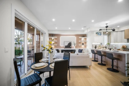 1 3576 E Pender Street, Vancouver, BC, Vancouver — Half Duplex for sale