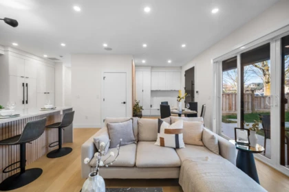 1 3576 E Pender Street, Vancouver, BC, Vancouver — Half Duplex for sale
