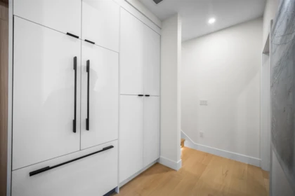 Kitchen Photo of 1 3576 E Pender Street, Vancouver, BC