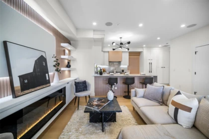 1 3576 E Pender Street, Vancouver, BC, Vancouver — Half Duplex for sale