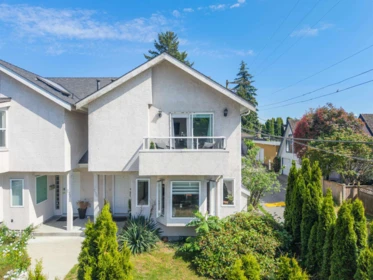 230 St. Patricks Avenue, North Vancouver, BC, North Vancouver — Half Duplex for sale