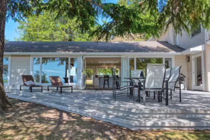 4632 Whitaker Road, Sechelt, BC, Sechelt — Single Family Residence for sale
