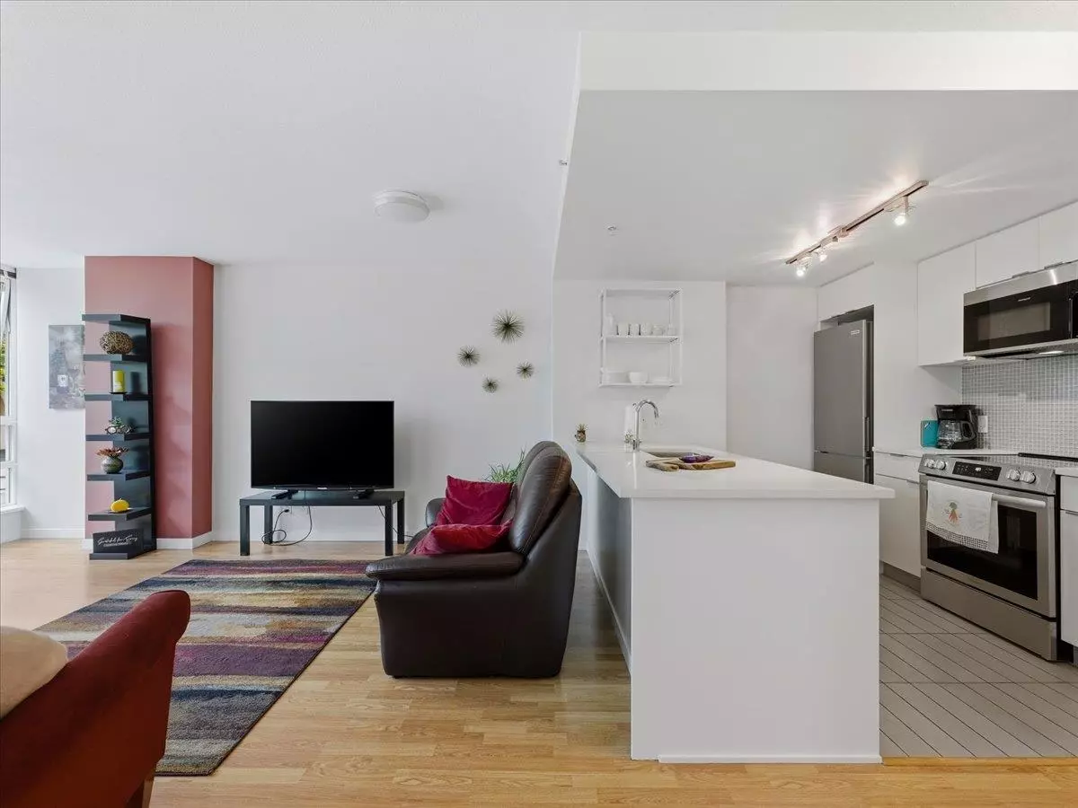 Family Room Photo of 805 788 Hamilton Street, Vancouver, BC