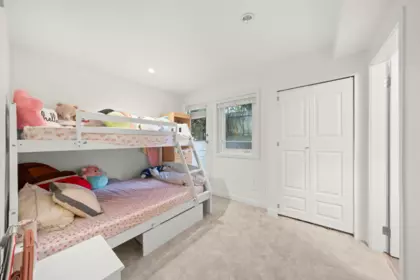 Walk-In Closet Photo of 601 W 16th Avenue, Vancouver, BC