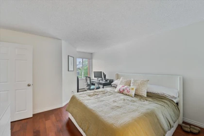 Guest Bathroom Photo of 313 12 K De K Court, New Westminster, BC