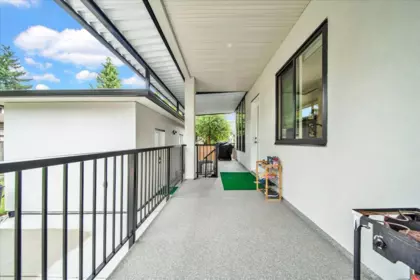 Swimming Pool Photo of 11927 85a Avenue, Delta, BC