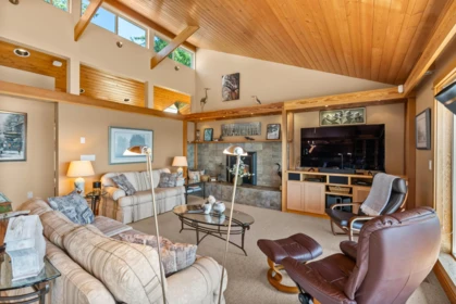 Breakfast Nook Photo of 4266 Orca Road, Garden Bay, BC