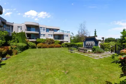 Kitchen Photo of 226 8480 Granville Avenue, Richmond, BC