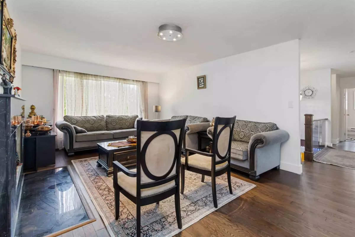 Dining Area Photo of 759 Morgan Road, North Vancouver, BC
