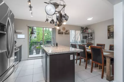 Kitchen Photo of 74 6671 121 Street, Surrey, BC