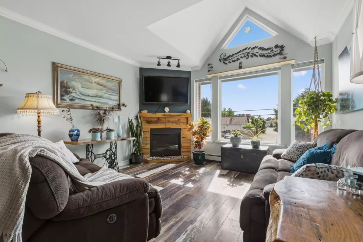 Family Room Photo of 8 9470 Hazel Street, Chilliwack, BC