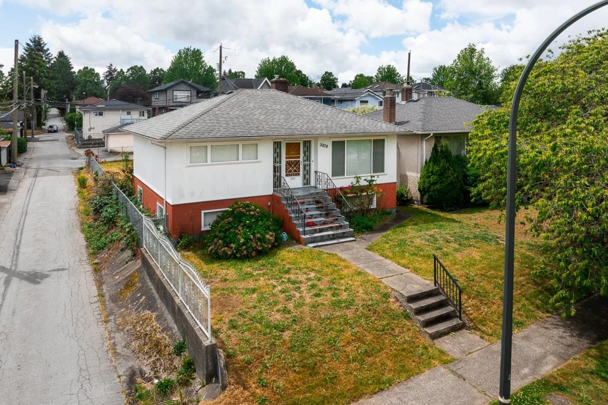 Living Room Photo of 3678 E 25th Avenue, Vancouver, BC