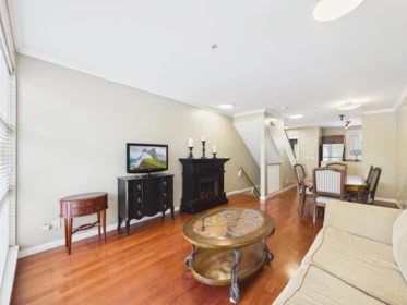 Entry Foyer Photo of 35 638 W 6th Avenue, Vancouver, BC