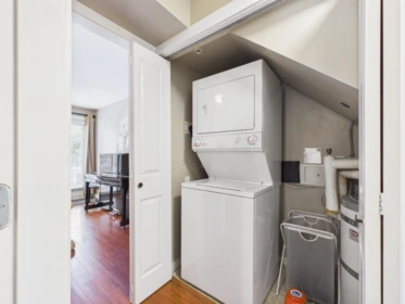 Guest Bathroom Photo of 35 638 W 6th Avenue, Vancouver, BC