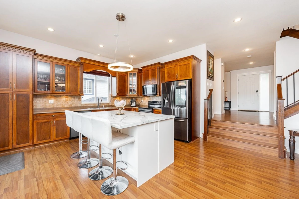 Dining Area Photo of 24382 104 Avenue, Maple Ridge, BC