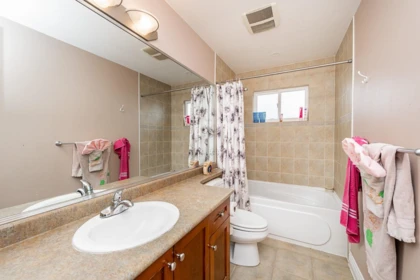 Mudroom Photo of 24382 104 Avenue, Maple Ridge, BC