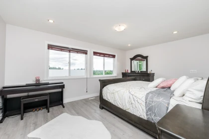 Powder Room Photo of 24382 104 Avenue, Maple Ridge, BC