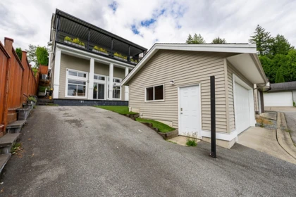 Swimming Pool Photo of 24382 104 Avenue, Maple Ridge, BC