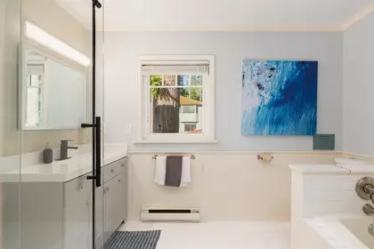 Hallway Photo of 1506 Whitesails Drive, Bowen Island, BC