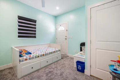 Basement Recreation Room Photo of 6892 130 Street, Surrey, BC