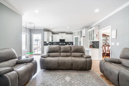 Breakfast Nook Photo of 6892 130 Street, Surrey, BC