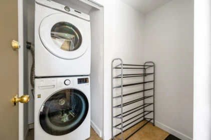 Hot Tub / Spa Photo of 6175 Quebec Street, Vancouver, BC