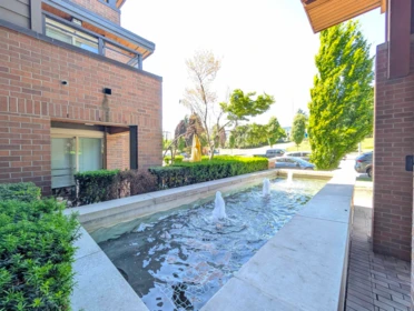 Front Yard Photo of 414 500 Royal Avenue, New Westminster, BC