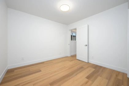 Hot Tub / Spa Photo of 1 6176 Elgin Avenue, Burnaby, BC