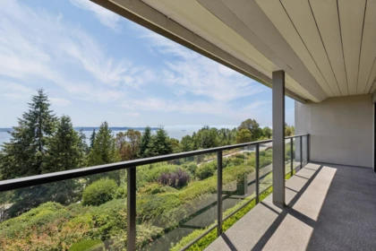 Garden / Landscaping Photo of 8 2206 Folkestone Way, West Vancouver, BC