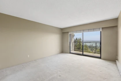 Office / Den Photo of 8 2206 Folkestone Way, West Vancouver, BC