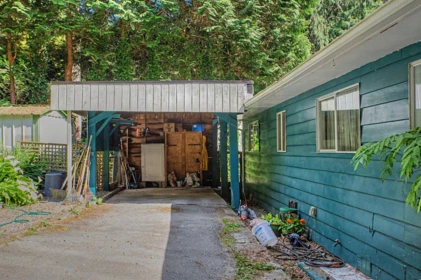 Garden / Landscaping Photo of 2588 Lower Road, Roberts Creek, BC