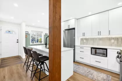 Breakfast Nook Photo of 8 19270 119 Avenue, Pitt Meadows, BC