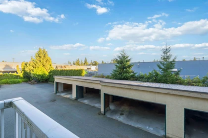 Backyard Photo of 206 2567 Victoria Street, Abbotsford, BC