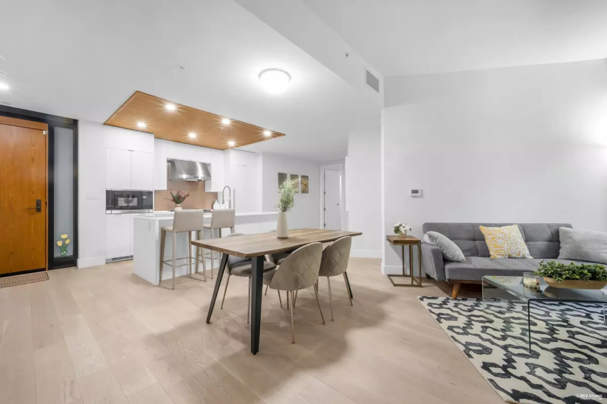 Dining Area Photo of 101 6699 Nelson Avenue, West Vancouver, BC