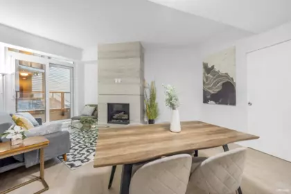 Kitchen Photo of 101 6699 Nelson Avenue, West Vancouver, BC