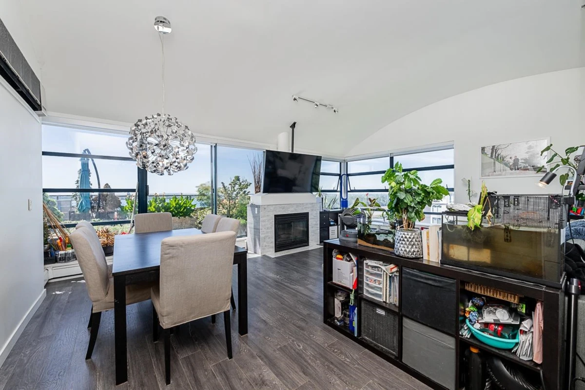 Dining Area Photo of 1403 3061 E Kent Avenue North, Vancouver, BC