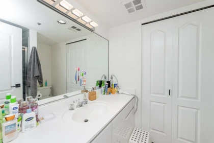 Laundry Room Photo of 1403 3061 E Kent Avenue North, Vancouver, BC