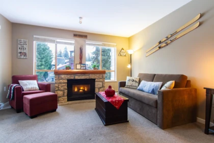 216 4338 Main Street, Whistler, BC, Whistler — Apartment/Condo for sale