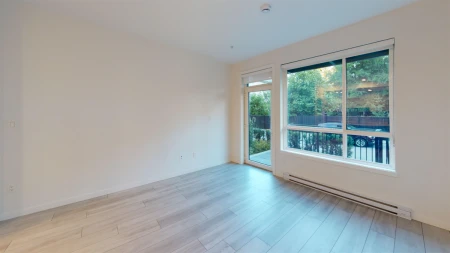 Kitchen Photo of 110 13838 108 Avenue, Surrey, BC