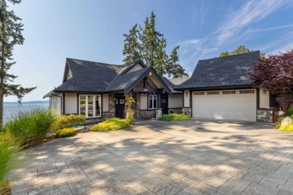 6001 Silverstone Lane, Sechelt, BC, Sechelt — Single Family Residence for sale