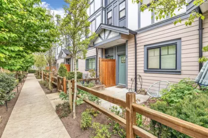 Outdoor Patio Photo of 2 16361 23a Avenue, Surrey, BC