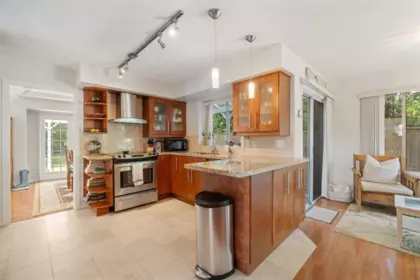 Breakfast Nook Photo of 2939 Cliffrose Crescent, Coquitlam, BC
