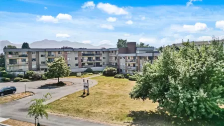 Outdoor Patio Photo of 111 45598 Mcintosh Drive, Chilliwack, BC