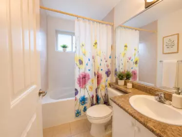 Powder Room Photo of 760 E 49th Avenue, Vancouver, BC
