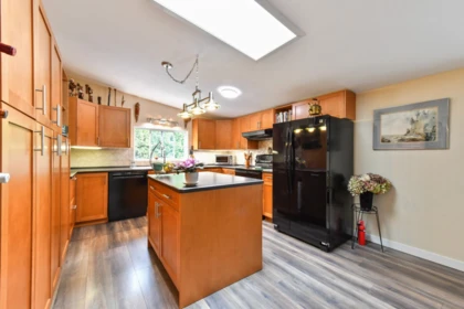 3858 204 Street, Langley, BC, Langley — Single Family Residence for sale
