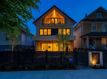 1 58 E 40th Avenue, Vancouver, BC, Vancouver — Half Duplex for sale