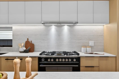 Kitchen Photo of 1 58 E 40th Avenue, Vancouver, BC